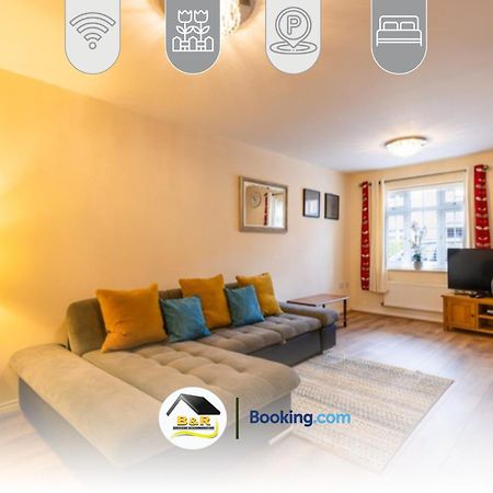 B And R Serviced Accommodation: Spacious 3-Bedroom with High-Speed Wi-Fi Amesbury Exterior photo